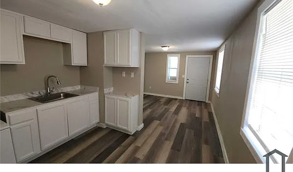 1033 Franklin St — Photo 5