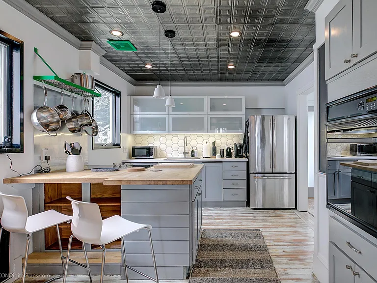 19 Congdon Ave — Photo 8