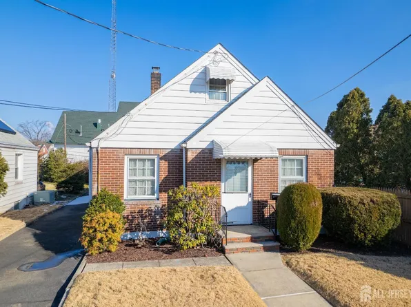 10 S Elm St, Fords, NJ 08863