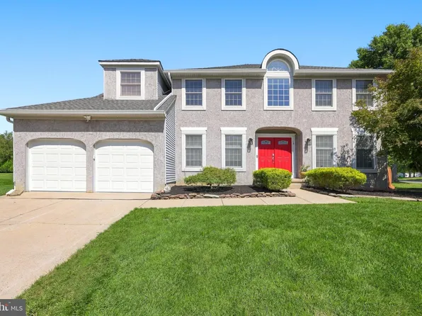 16 Kensington Dr, Eastampton, NJ 08060