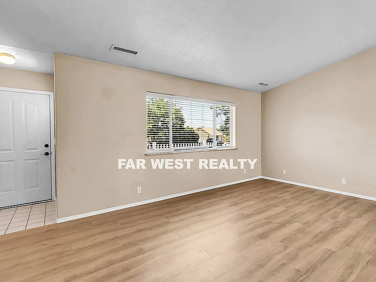 5725 N Pawnee Dr — Photo 8