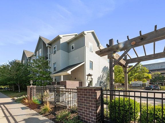 5th image of 4445 Washington St #60543165