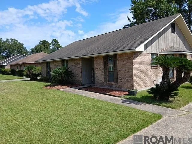 3 bed, 2.0 bath, 1600 sqft, $1,700 — Photo 1