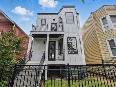 3572 W Medill Ave, Chicago, IL, 60647