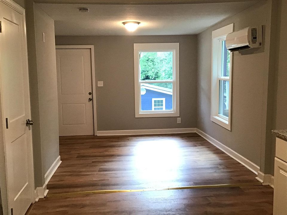 2nd image of 606 Lester Rd #A