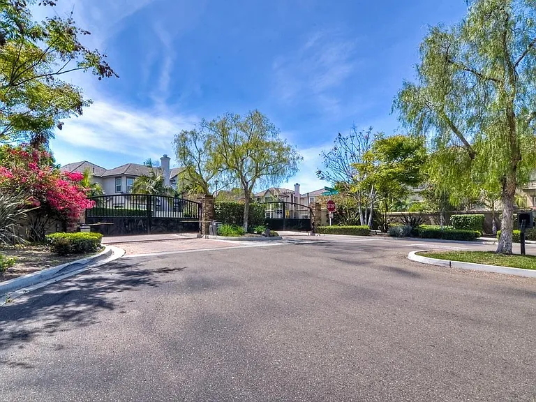 16489 Sunstone Dr — Photo 21