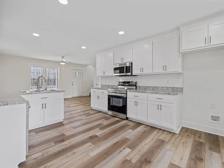 20015 James River Dr — Photo 10