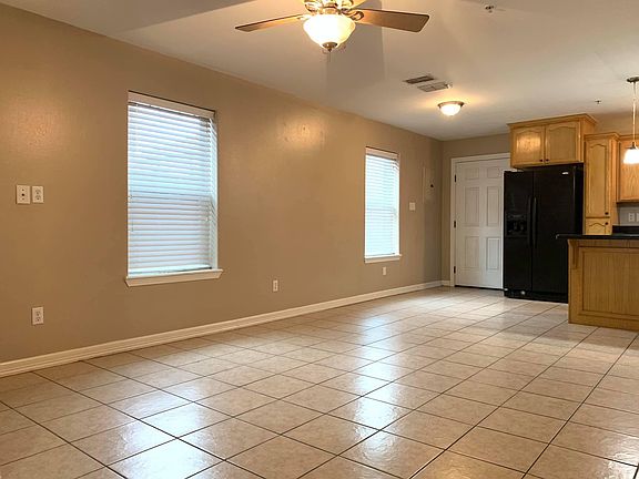 4th image of 202 S 48th Ln APT 4