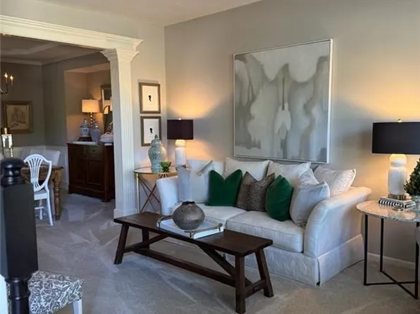 5911 W 152nd Ter, Overland Park, KS 66223