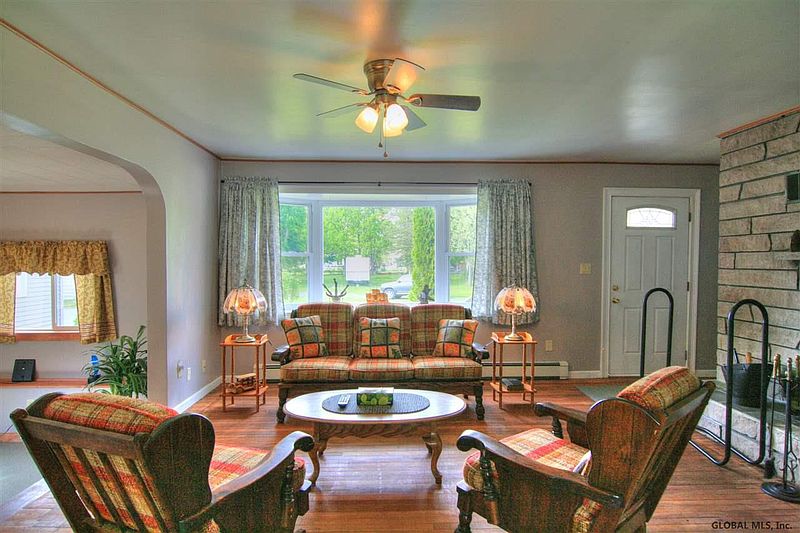 3rd image of 1 ILEN Avenue