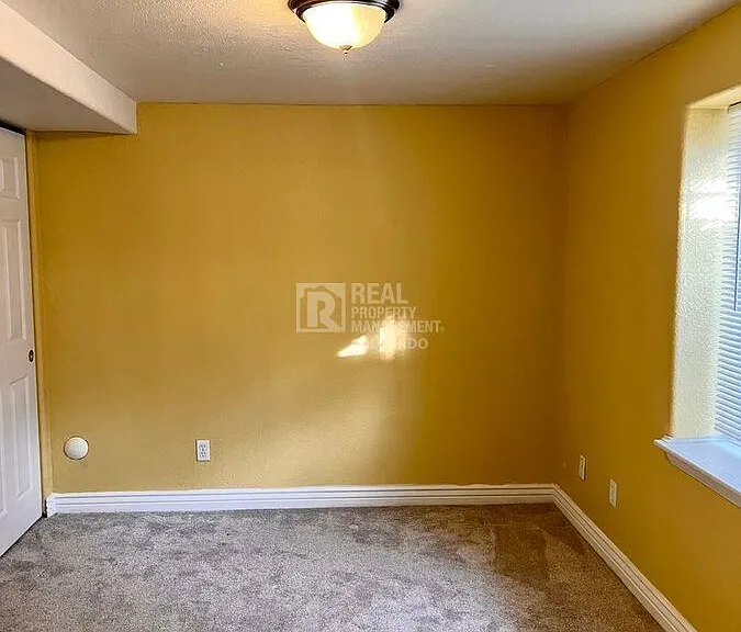 1408 Marigold Dr — Photo 16