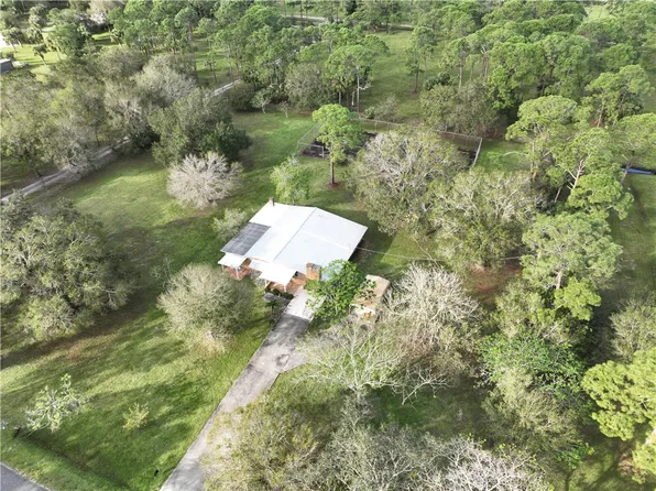 661 Emerald Ave, Fort Pierce, FL 34945