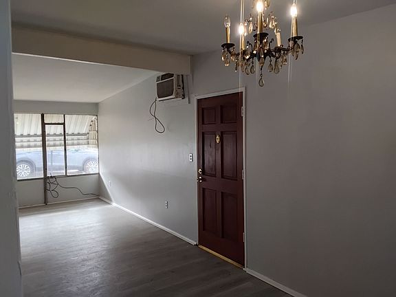 3rd image of 4633 Bethume Dr