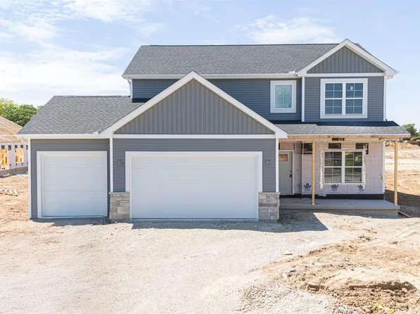 3805 N Woodbury Lane, Janesville, WI 53545
