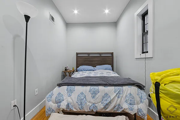 Rented by ERNY LLC | media 6