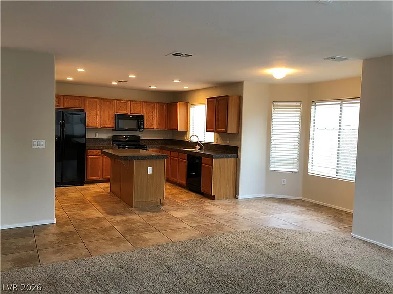 9724 Sandmist Ave — Photo 8