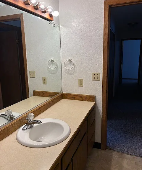 TONS OF COUNTER SPACE