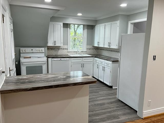 1st image of 136 Evans St
