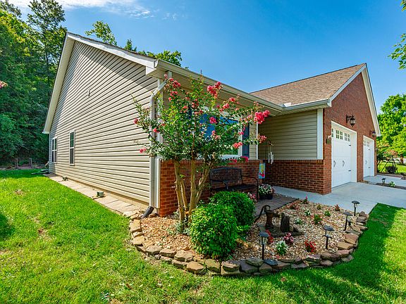 4th image of 5662 Mountain Oaks Ln