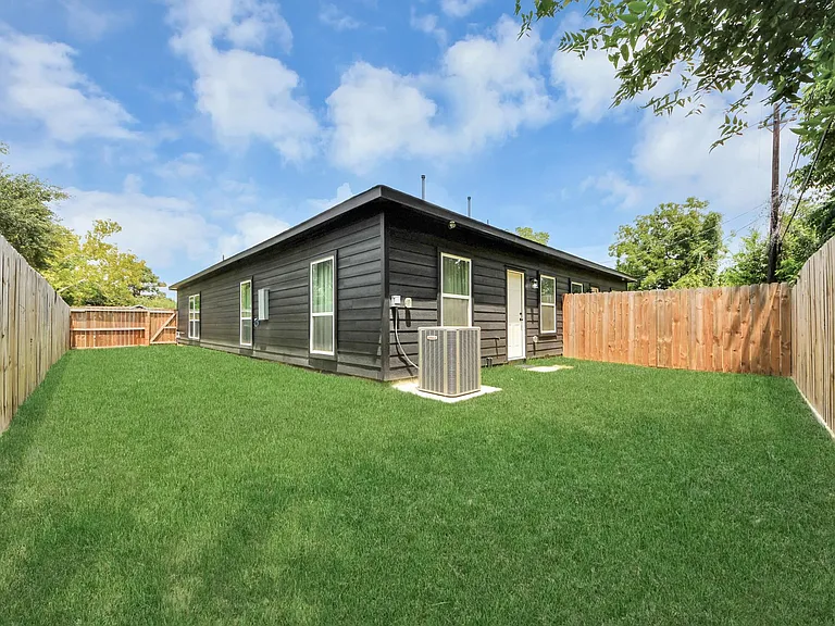 5774 Heron Dr #B — Photo 35