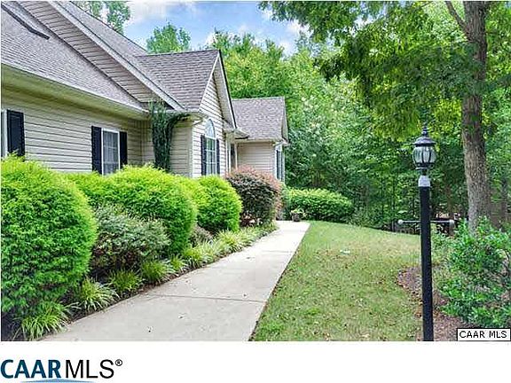 4th image of 42 Woodlawn Dr