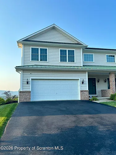 1803 Robinson Close Photo 1