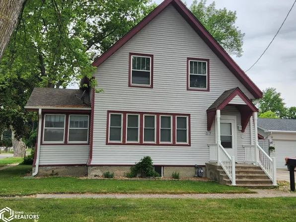 17 S 13th St, Clear Lake, IA 50428