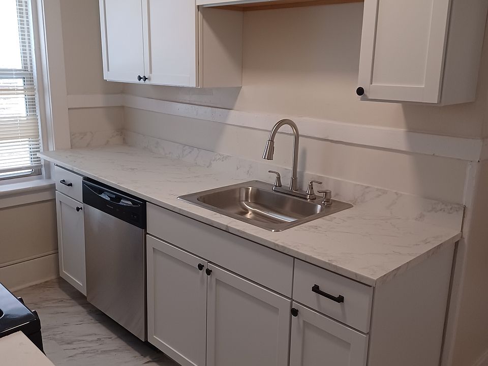 1st image of 1531 S Rockford Ave APT 8
