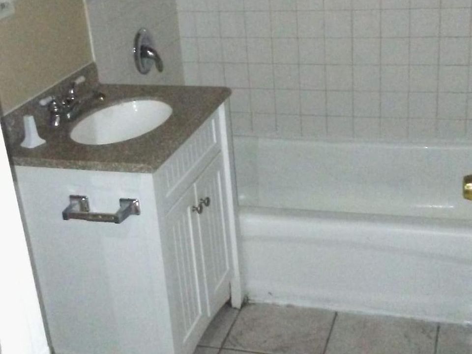 1st image of 1072 Euclid Ln