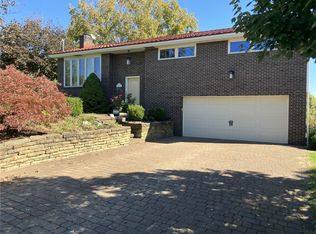 2261 Thomas Dr, North Huntingdon, PA 15642