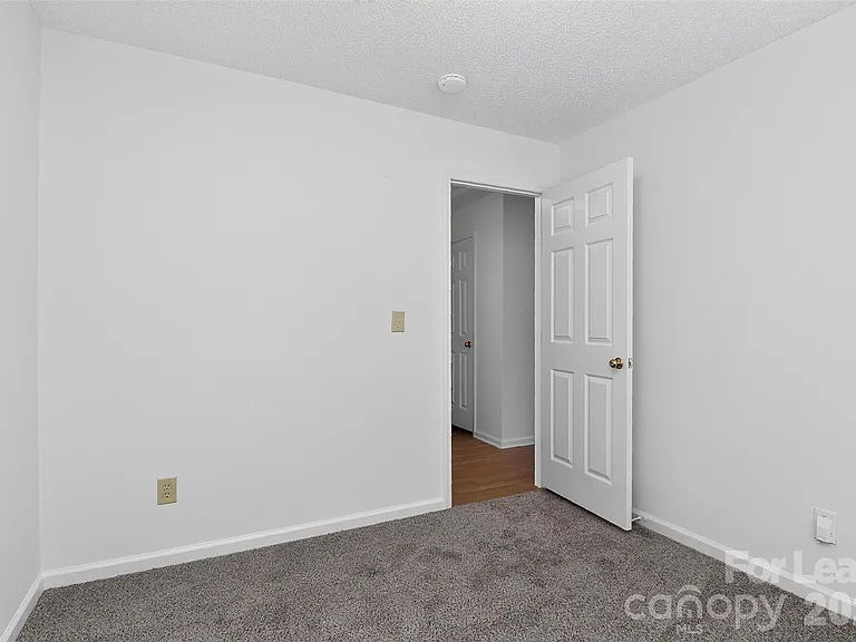 3411 Pondridge Ct — Photo 21