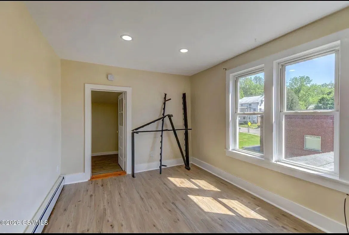 404 main st orangeville — Photo 1