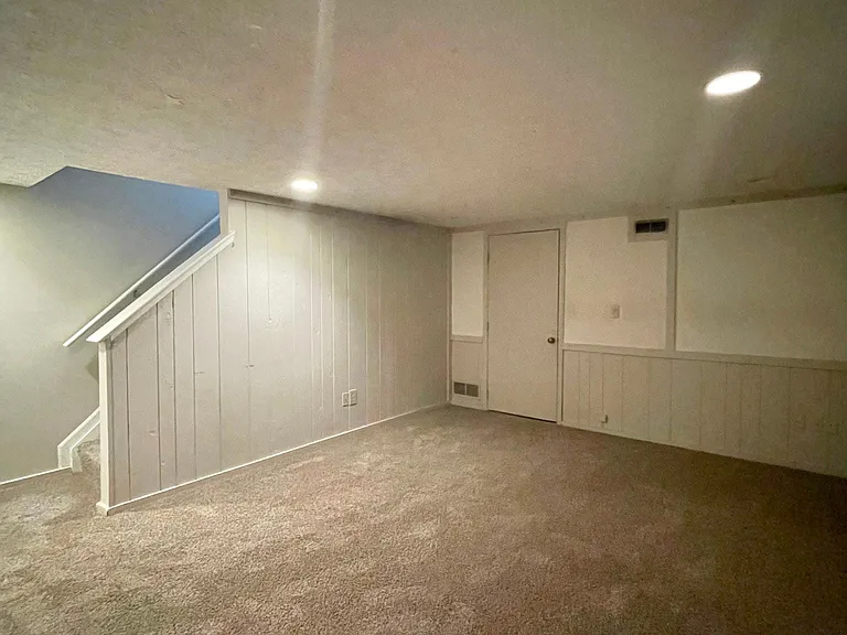 7770 Amberfalls Ct — Photo 14