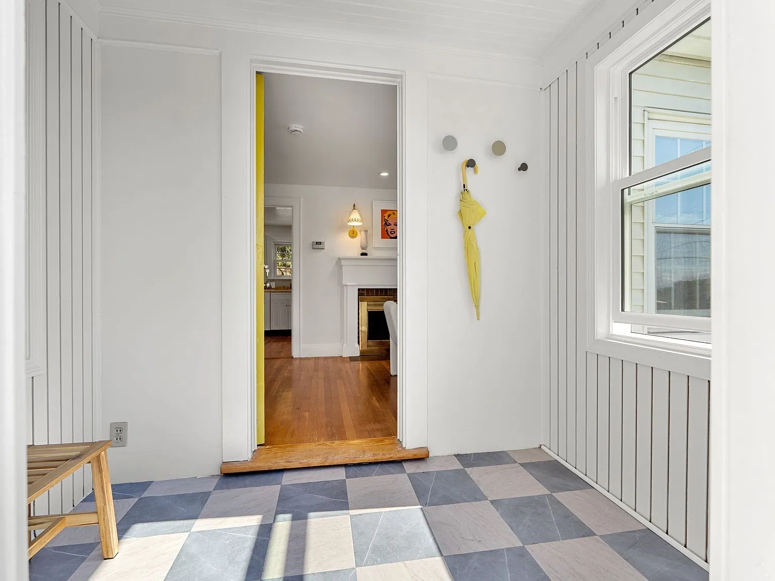 2 bed, 1.0 bath, 966 sqft, $2,850 — Photo 2
