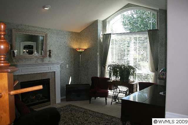 2nd image of 1405 Independence St