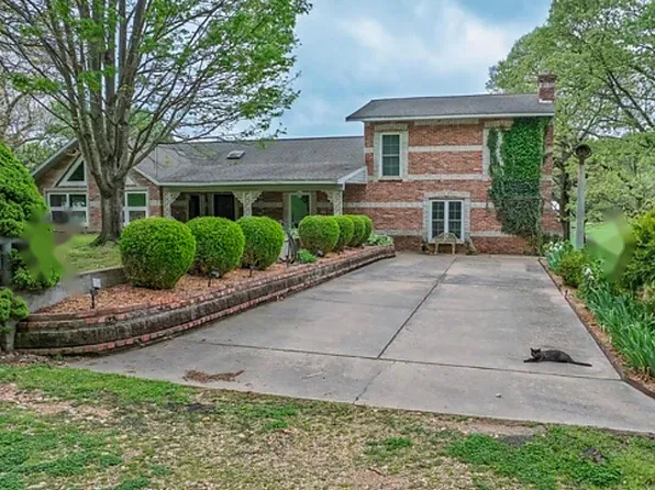 64795 E 202nd Rd, Wyandotte, OK 74370
