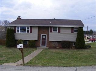 306 Hart St, Houston, PA 15342