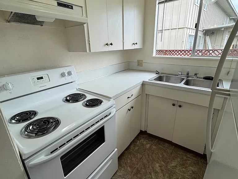 1674 Stewart Ave — Photo 3