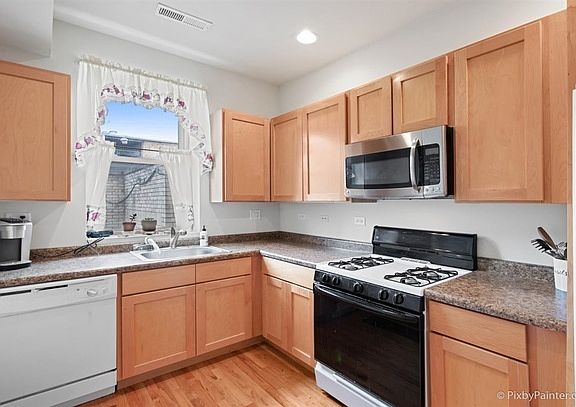 5th image of 1635 W Farwell Ave APT 2S