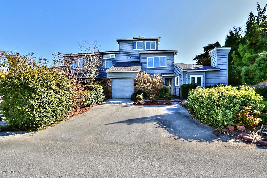 1st image of 119 Bay Club Cir