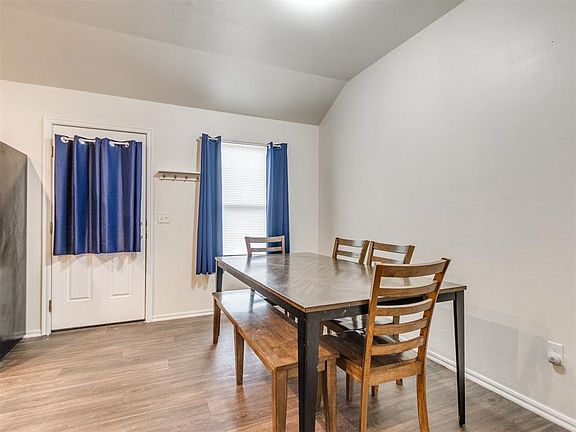 5th image of 10828 NE 8th Ter