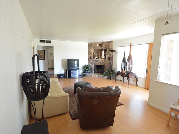 3rd image of 4776 E Vassar Ave