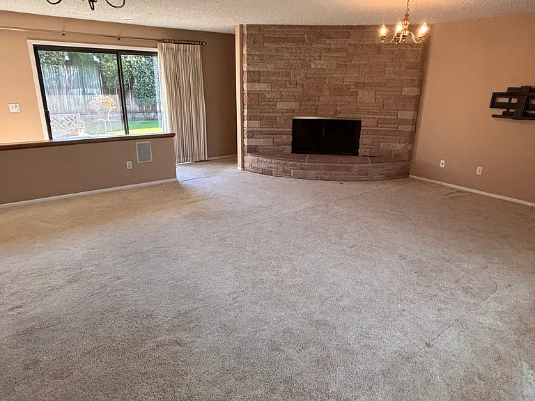 244 Pine St — Photo 13