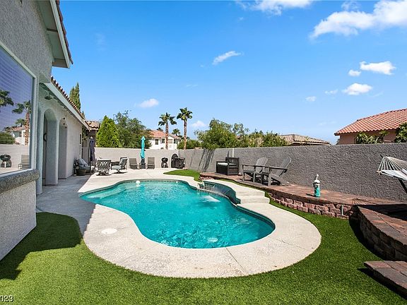 4th image of 3018 Teal Beach St