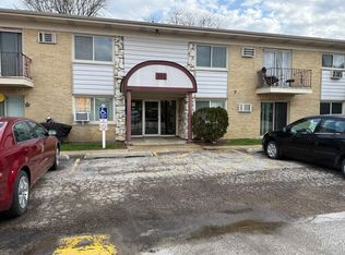 501 Carlysle Dr APT 7, Clarendon Hills, IL 60514