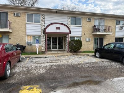 501 Carlysle Dr APT 7, Clarendon Hills, IL, 60514