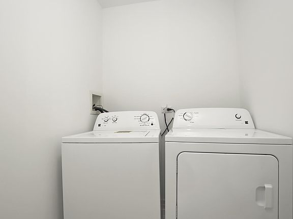 4th image of 6042 Canterbury Ln #904