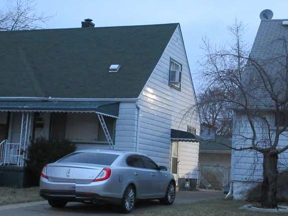 3rd image of 306 White St