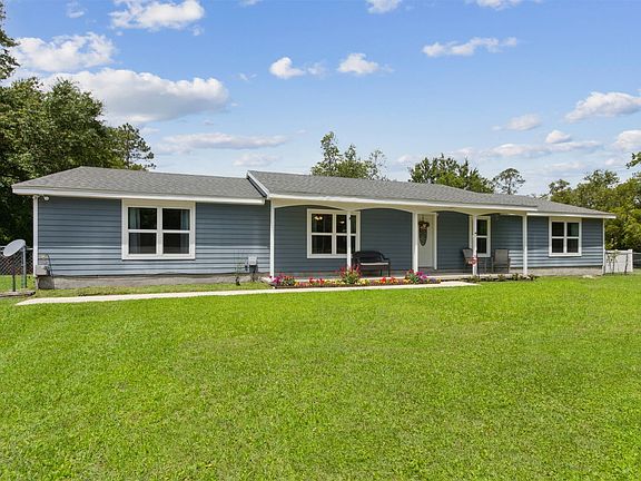 2nd image of 44073 Oakwood Ln
