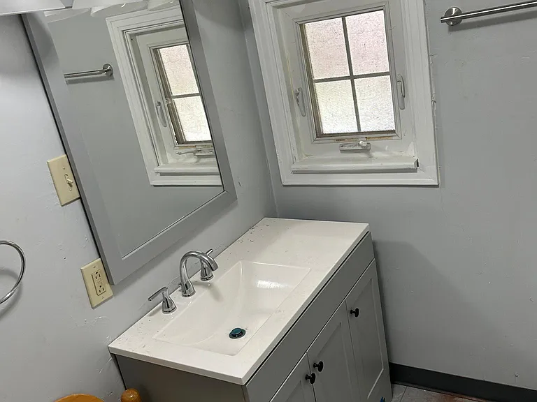 823 School St — Photo 4
